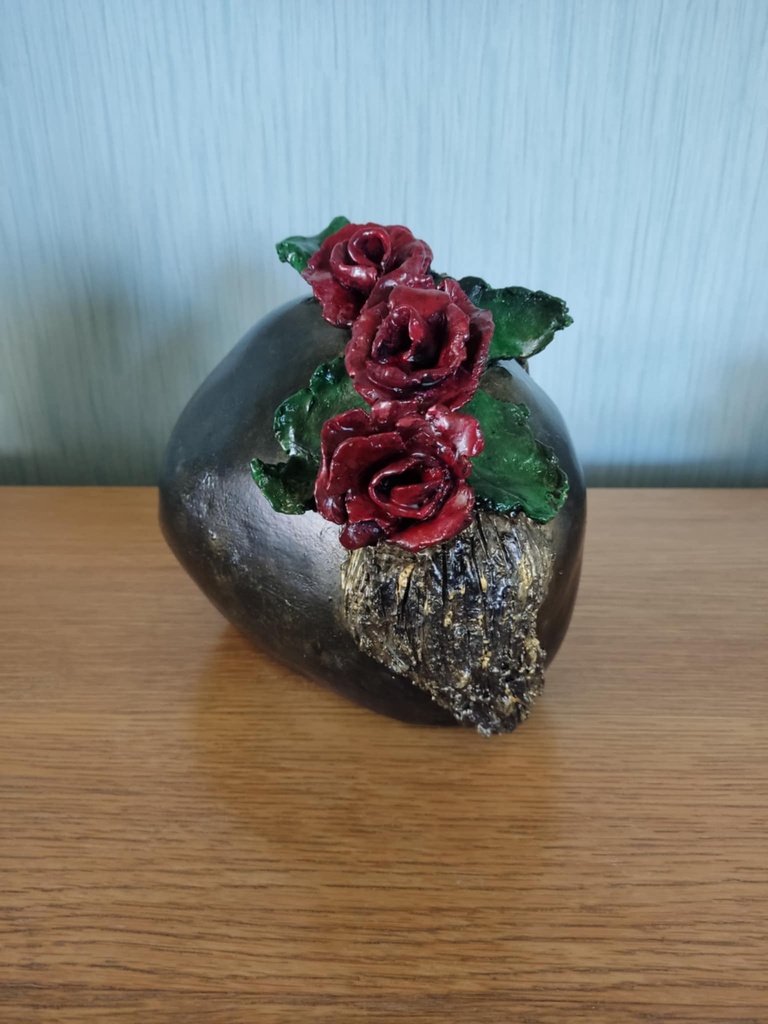 Decoratieve bol met rozen